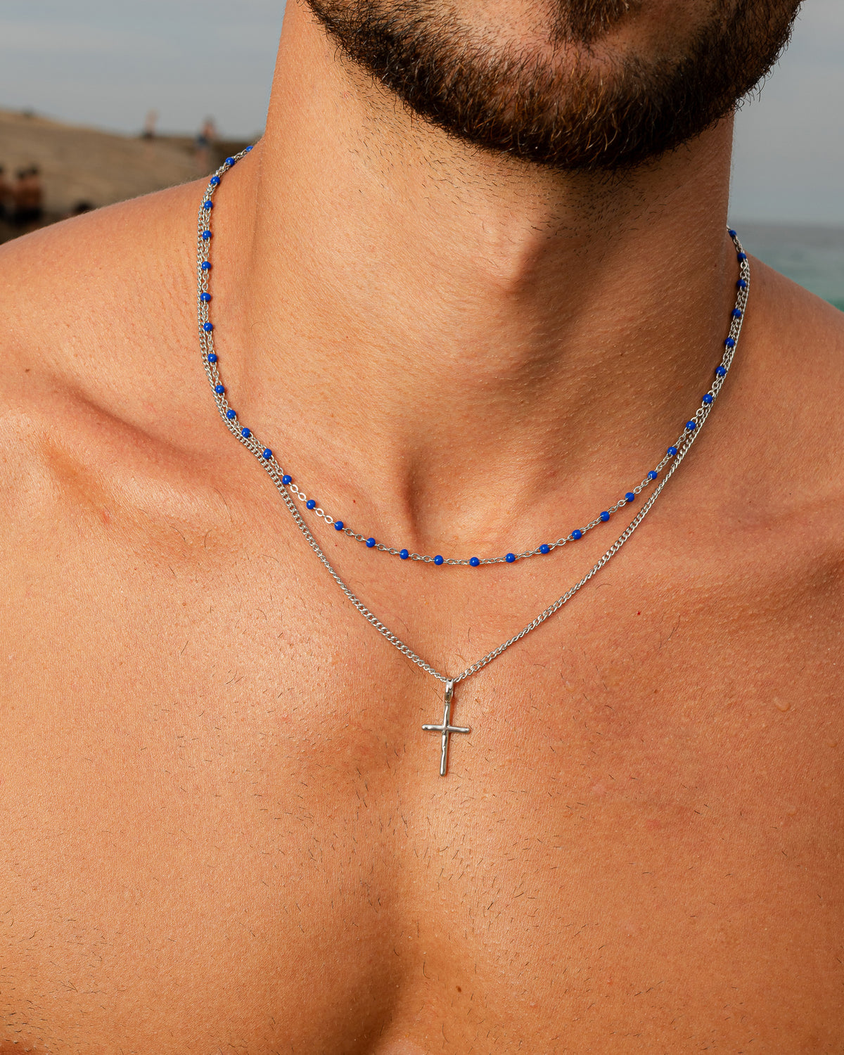 Collar GEM de cadena de plata con cuentas azules y colgante de cruz