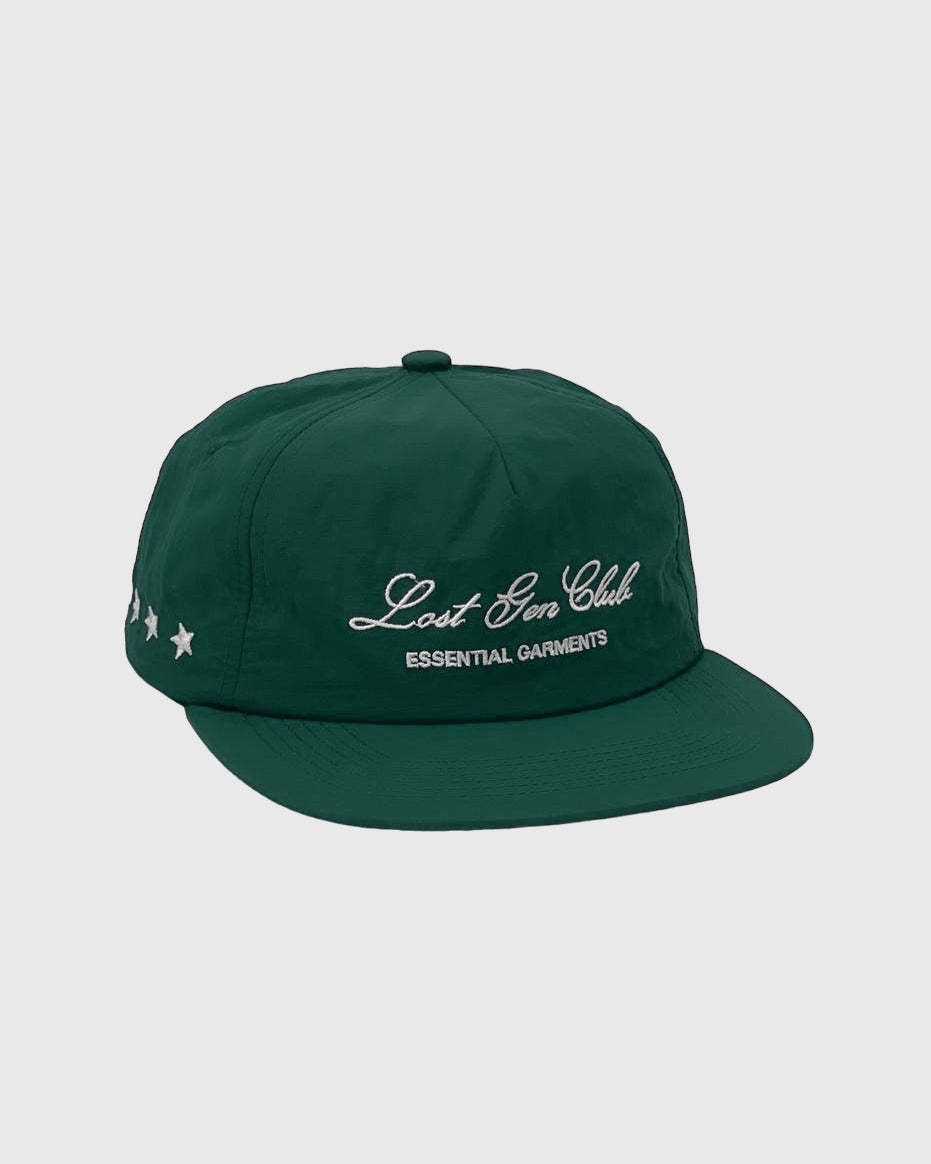 Gorra verde de nailon de cinco paneles con logo Lost Gen Club bordado y estrellas en el lateral