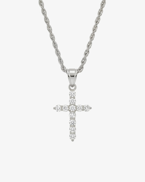 Collar plateado ICY CROSS con colgante de cruz con incrustaciones de circonitas en cadena texturizada.